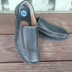 Born Black Leather Loafers  NWOB